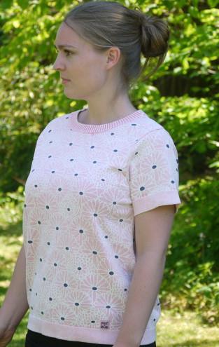 Feminine short Sleeved Pullover in Rose color with flower Print from Piece of Blue on model